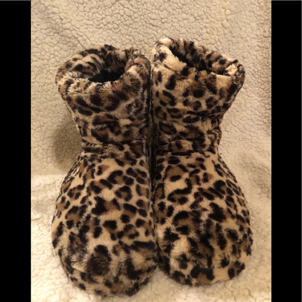 Cheetah massage boots